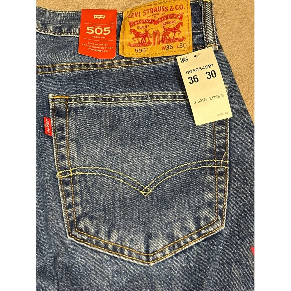 NWT Levi's 505 Regular Fit Jeans Mens 36x30 Medium Wash Straight Leg Denim